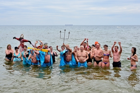 Neptun ochrzcił gdyńskie Morsy, fot. Maciej Czarniak Neptun ochrzcił gdyńskie Morsy, fot. Maciej Czarniak