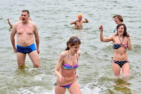 Neptun ochrzcił gdyńskie Morsy, fot. Maciej Czarniak Neptun ochrzcił gdyńskie Morsy, fot. Maciej Czarniak