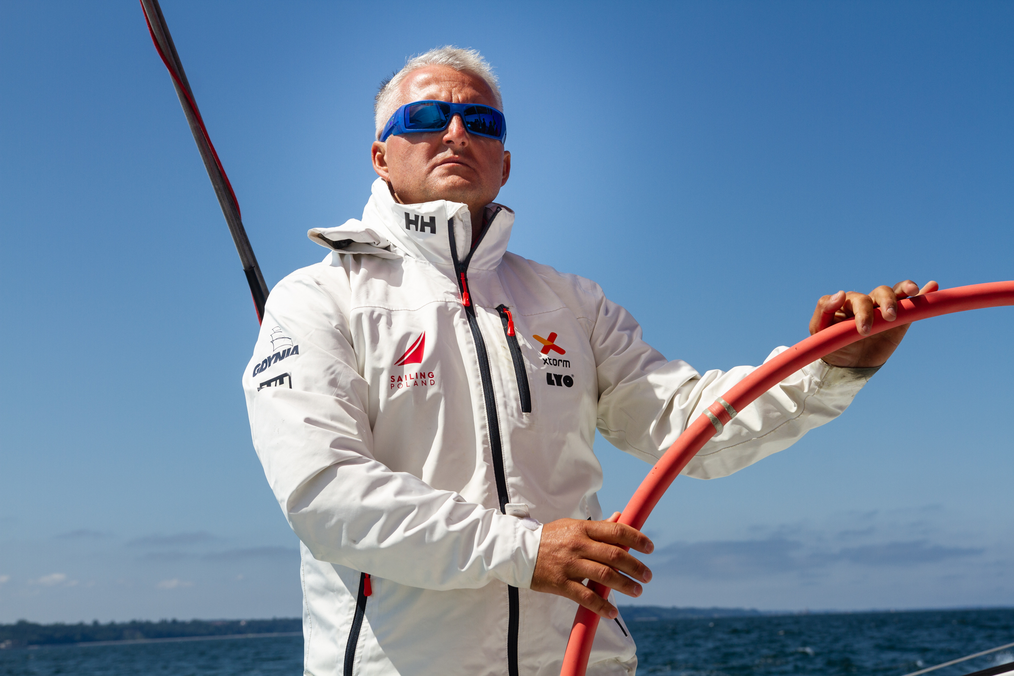 Skiper Maciej Marczewski na jachcie VO65 Sailing Poland. Fot. Przemysław Kozłowski