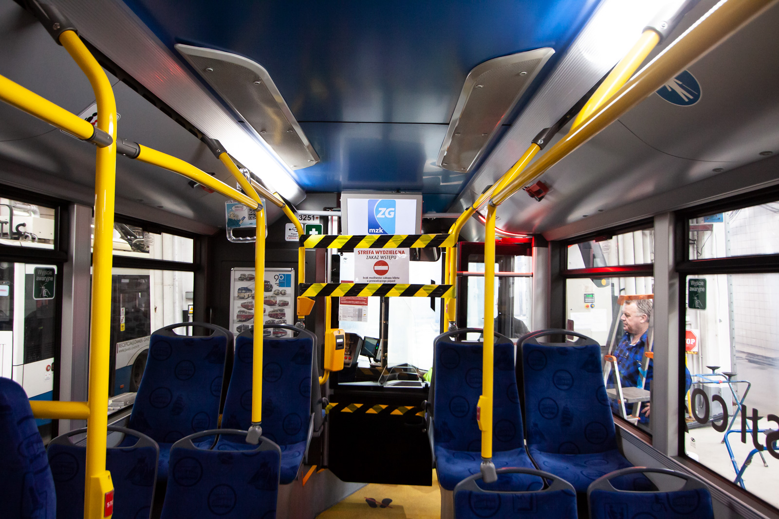 Przód autobusów ZKM zostanie wydzielony taśmami, fot. ZKM Gdynia