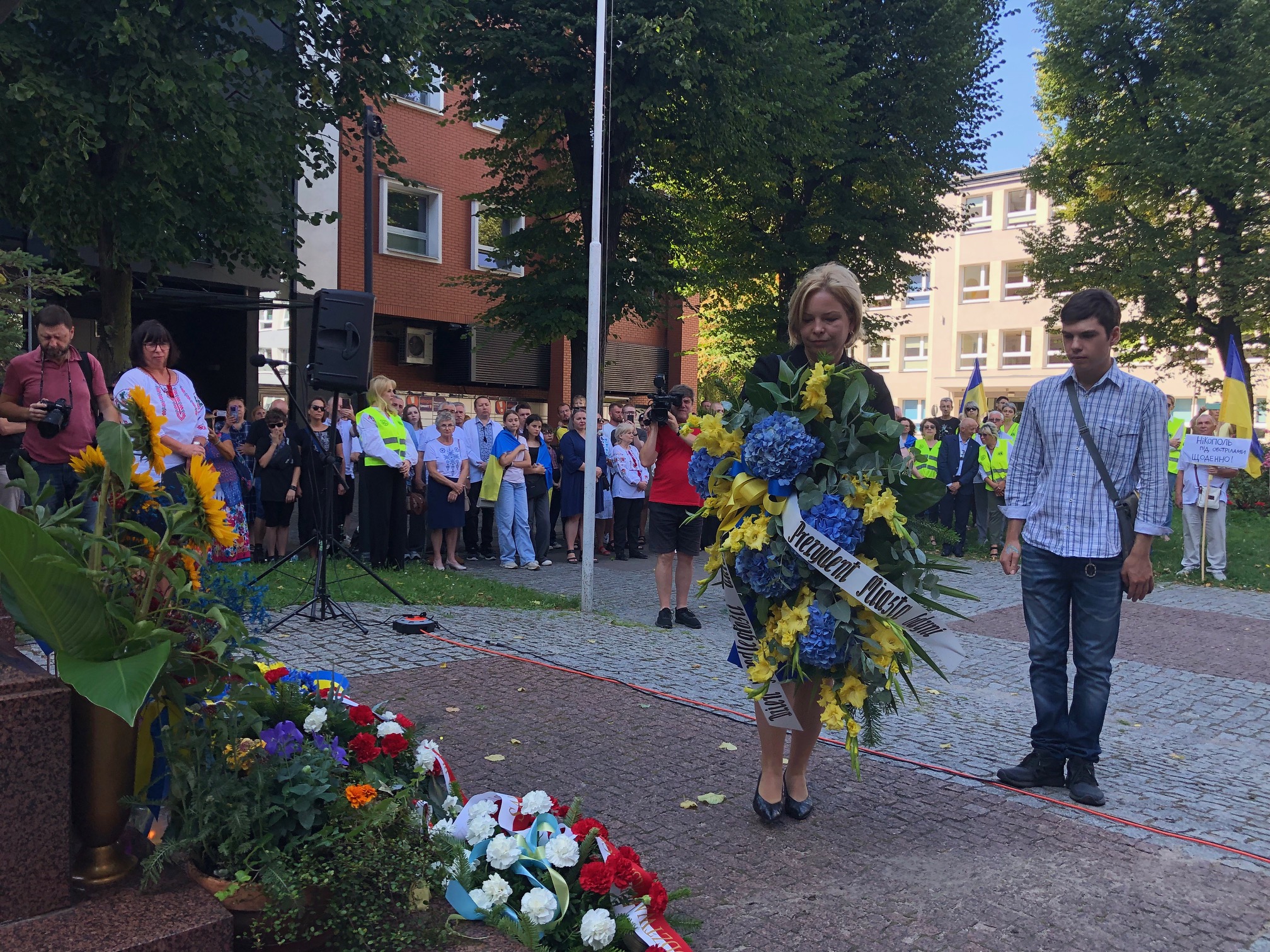 Wiceprezydent Gdyni Oktawia Gorzeńska z Tymurem Łiashem, ukraińskim radnym Młodzieżowej Rady Miasta Sopotu