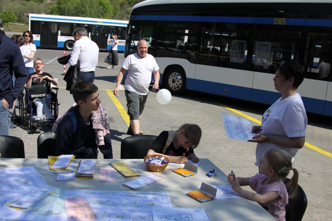 DOFE na terenie zajezdni autobusowej Przedsiębiorstwa Komunikacji Autobusowej w Gdyni. Źródło: PKA 