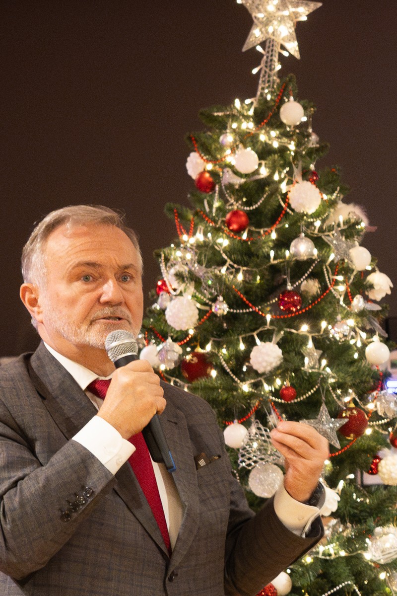 Prezydent Gdyni Wojciech Szczurek podczas spotkania świątecznego Gdyńskiego Centrum Filmowego, Pomorskiej Fundacji Filmowej i Gdyńskiej Szkoły Filmowej 